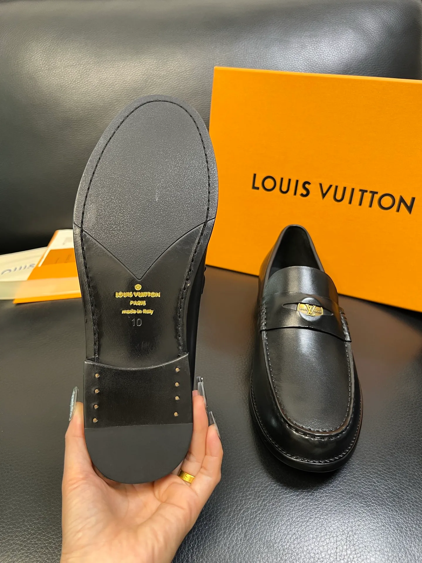 Men's shoes 💰920 Lv high quality top crafts Louis Vuitton leather shoes counter synchronized with original factory configuration, uppers imported from Italy, imported water-dyed cowhide lining, soles: original genuine leather soles specially provided by the original factory, original factory and single goods, welcome to compare, code number 39-44 (customized 38 45 46)